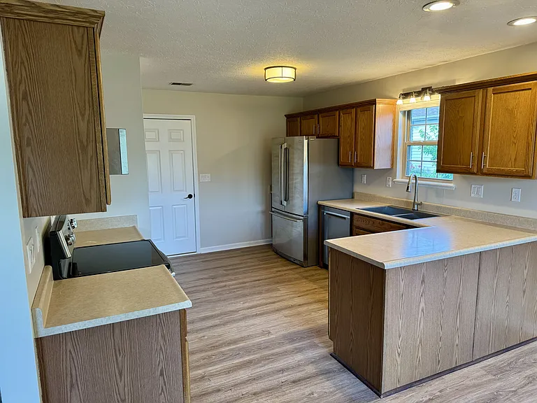 2406 Kingsfield St — Photo 3