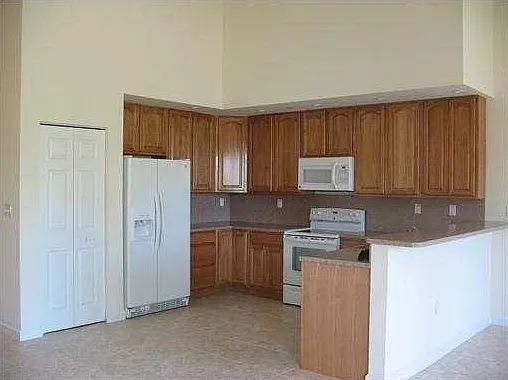 4171 Gulfstream Rd NE — Photo 4