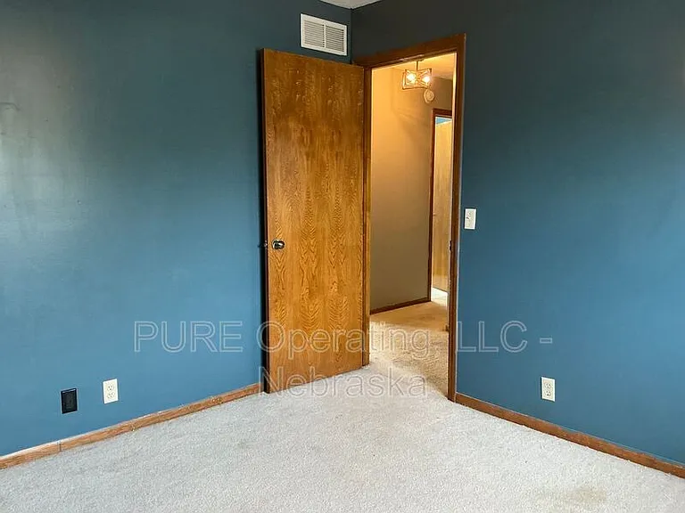 5018 S 163rd St — Photo 24