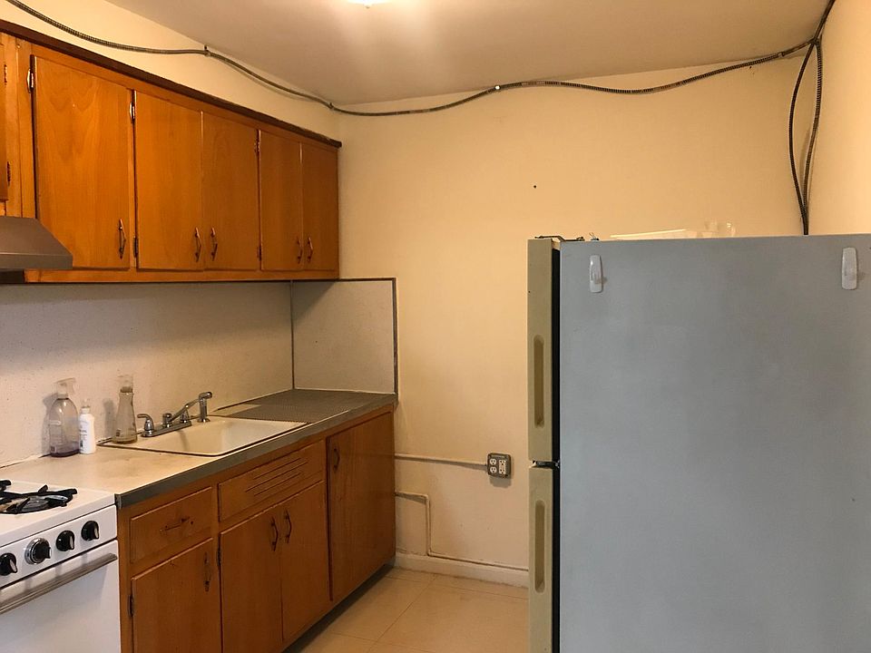 1st image of 5407 65th Pl Fl 1