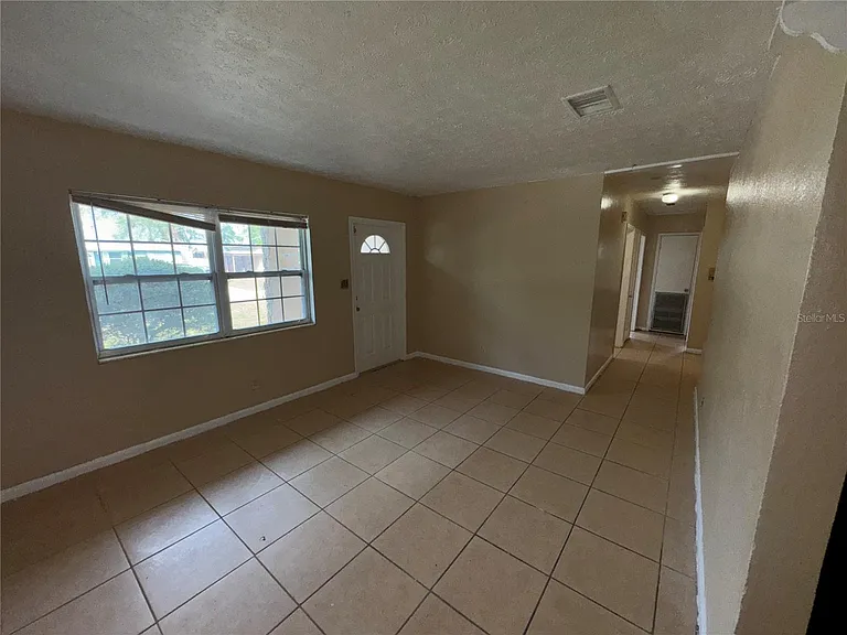 3011 E Flora St — Photo 7