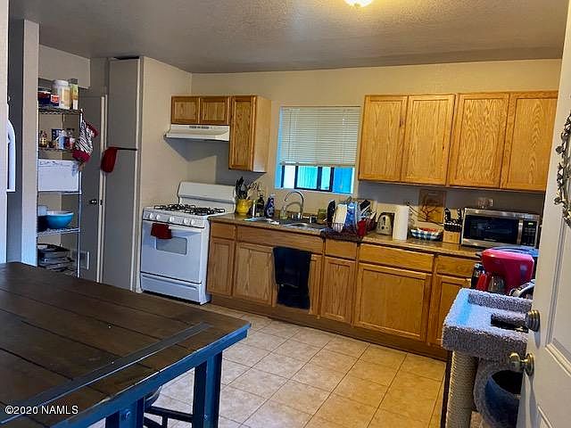 2nd image of 1804 E Maple Ave #B