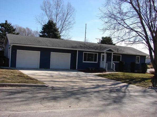 1101 Roelli Ln, Dodgeville, WI 53533