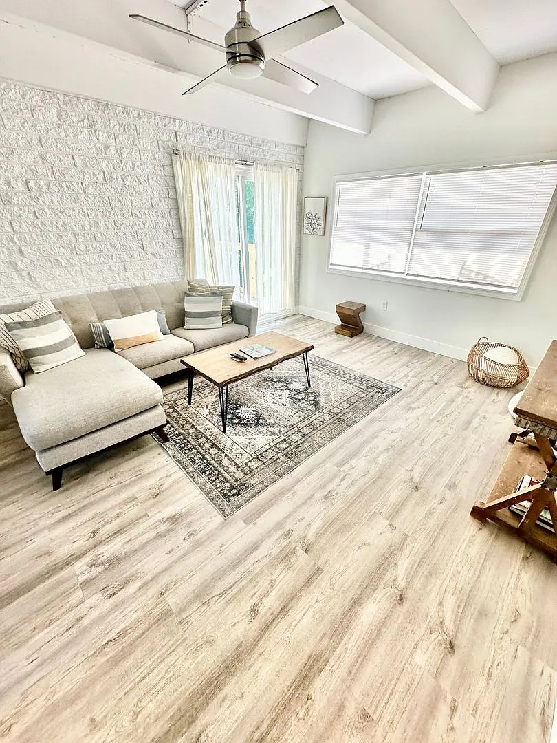 Nice 2 bedroom waterfront Okaloosa Island property for rent! — Photo 3