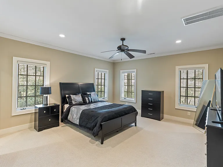 115 Falls Ct W — Photo 12