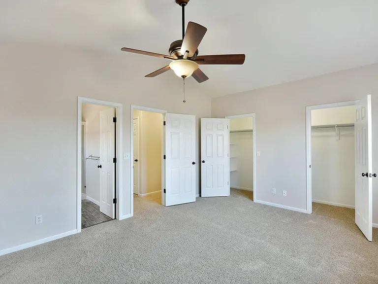 1194 Eagle Dr — Photo 16