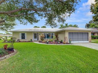 2812 67th St W, Bradenton, FL 34209