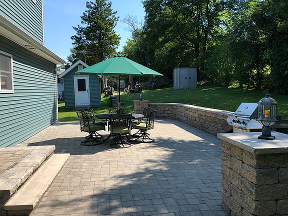5th image of 11 Crestwood Trl