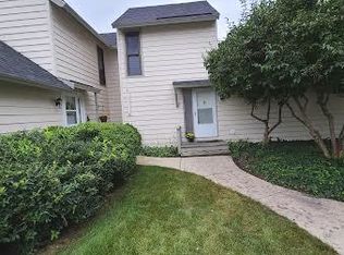 674 Beth Ct, Gurnee, IL 60031