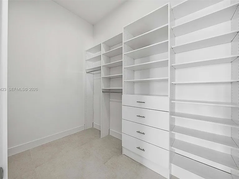 5718 Ashwood Cir W — Photo 45
