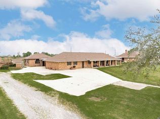 5511 N River Rd, Port Allen, LA 70767