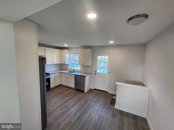 4th image of 237 Princeton Ave