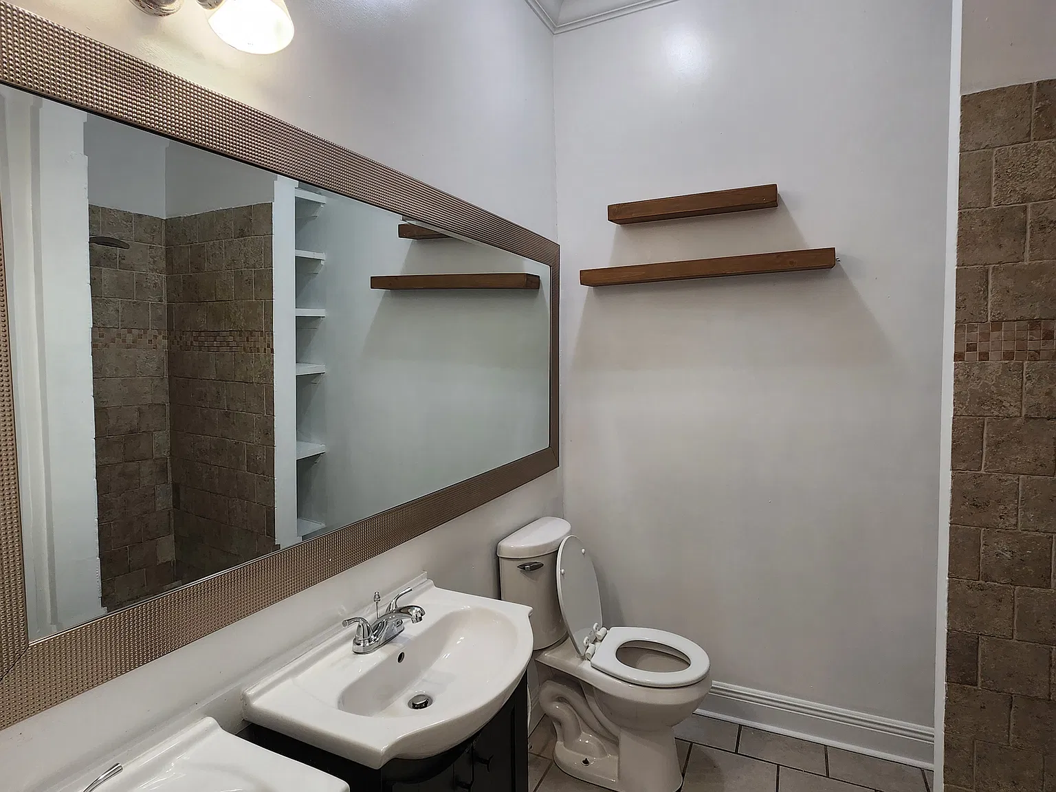 3 bed, 1432 sqft, $2,200 — Photo 4