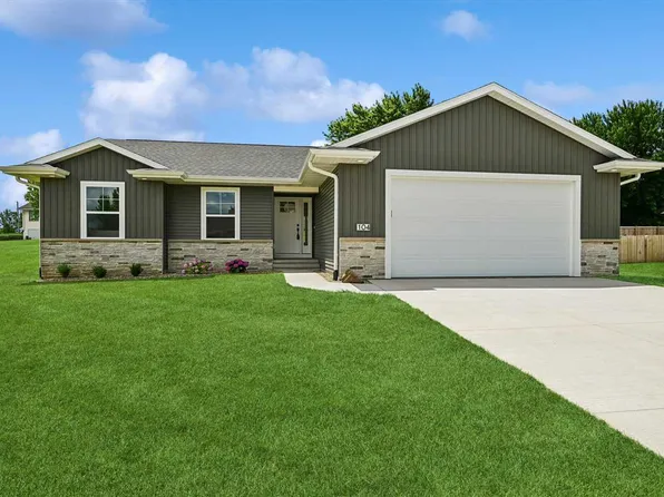 104 5th Avenue Ct, Coggon, IA 52218