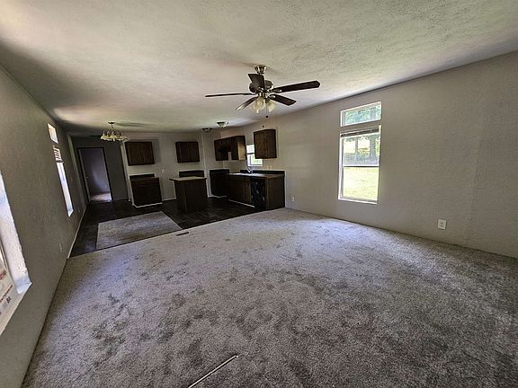 4th image of 1004 San Saba St