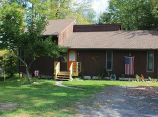 15 Red Barn Rd, Pine Bush, NY 12566