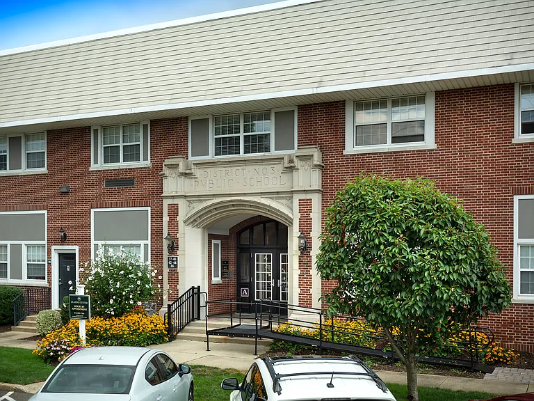 Fairfield Square At East Meadow — Photo 14