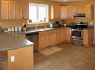 12 Owen Dr, Amherst, MA 01002