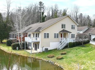 30 Grist Mill Dr, Hendersonville, NC 28739
