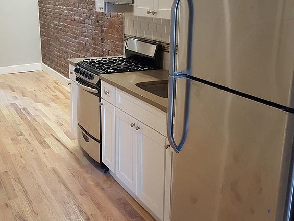 2nd image of 144 Manhattan Ave APT 2