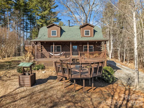 40 Chambers Dr, Weaverville, NC 28787