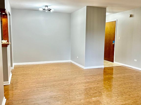 5th image of 7330 Fairview Ave APT 102
