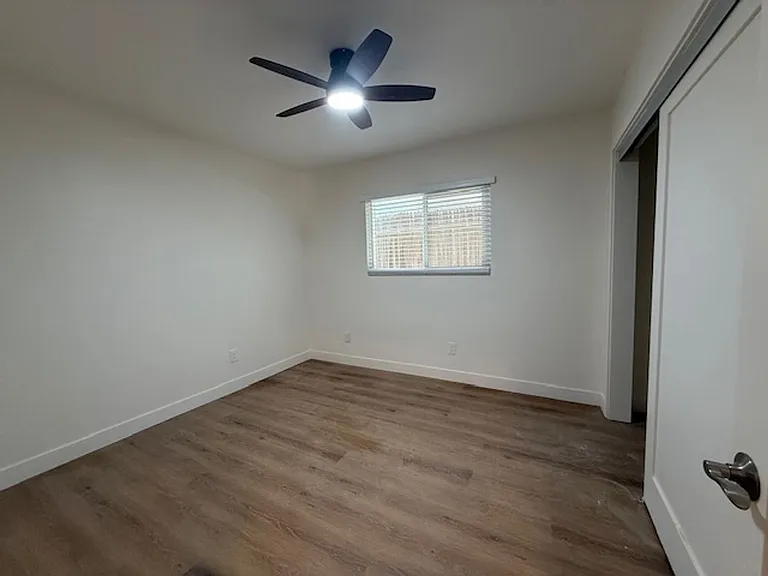 4525 Rainier Ave — Photo 27