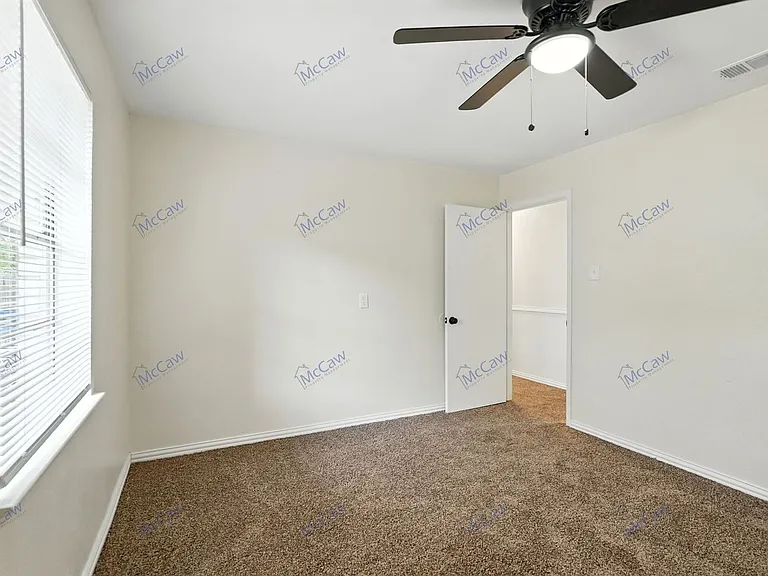 4425 Central Ln — Photo 13