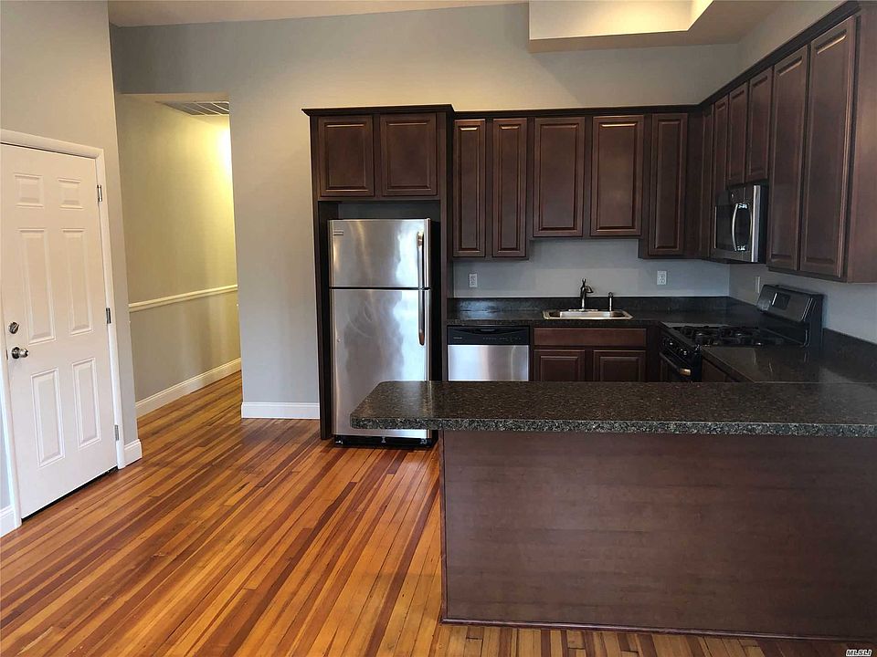 15 E Main St Oyster Bay NY Zillow