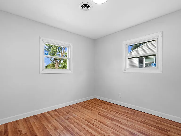 4441 Marlowe St — Photo 30