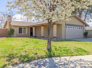 1004 Lightcap St, Lancaster, CA 93535