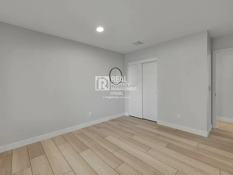 1027 E Palm Ave — Photo 25