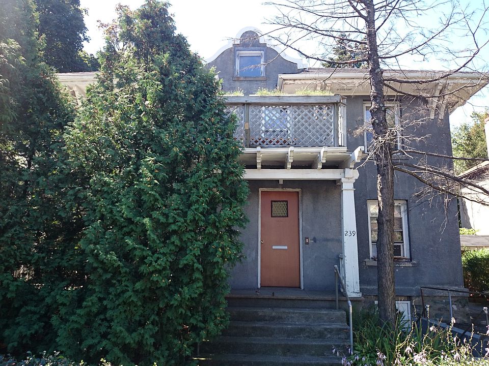 2nd image of 271 Chestnut Hill Ave