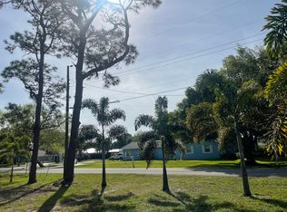 S 10th St, Fort Pierce, FL 34982
