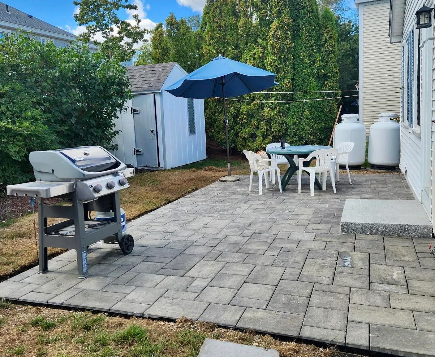 3 bed, 1.0 bath, 925 sqft, $2,400 — Photo 3
