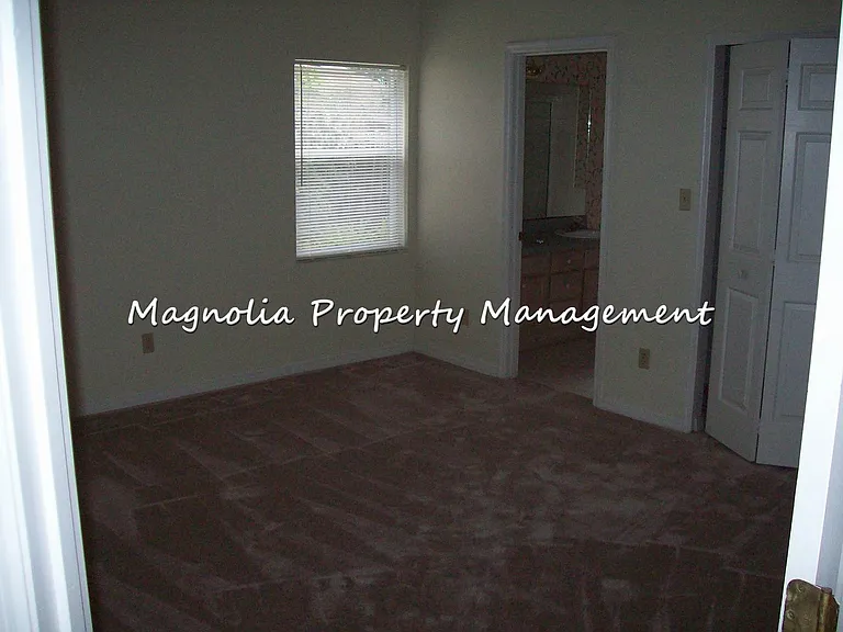 1322 Carlson Dr — Photo 7
