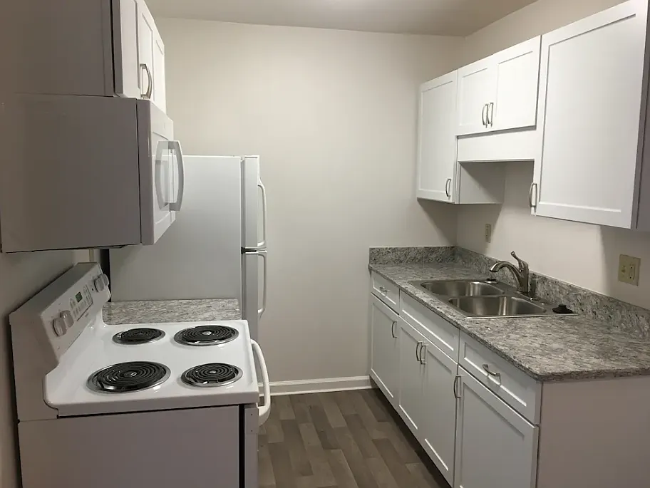 Oakwood Apartments — Photo 3