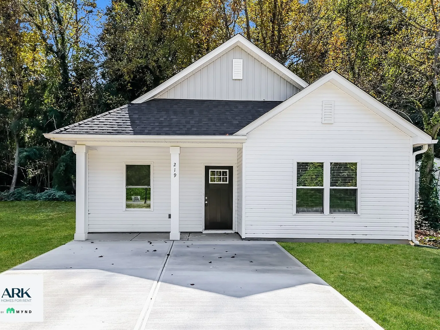 3 bed, 2.0 bath, 1244 sqft, $1,675 — Photo 1