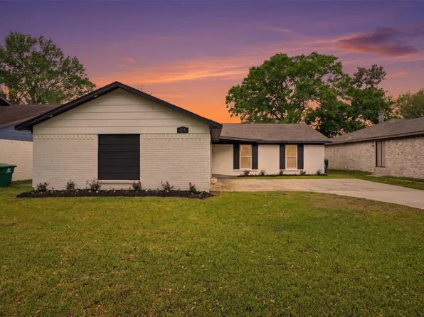 614 Leicester Ln, Houston, TX 77034