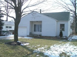 1272 Waverly Rd, Eastlake, OH 44095