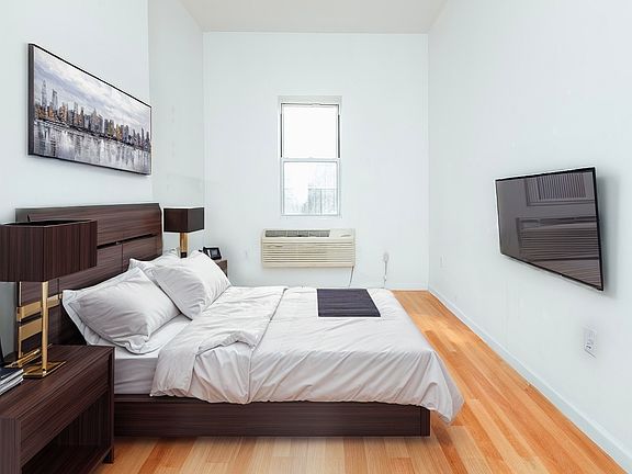 3rd image of 444 Lafayette Ave APT 2T