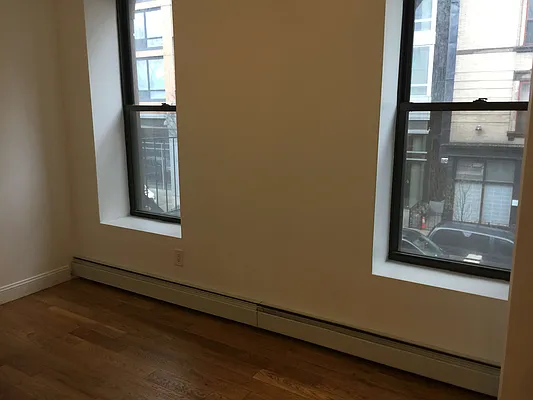 Rented by Niko International Brokerage | media 16