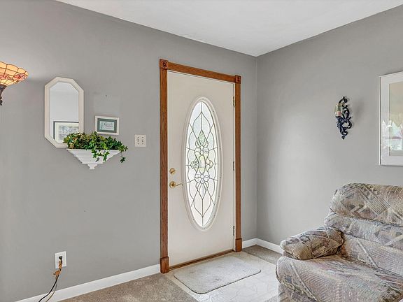 5th image of 533 NE Monhollon Dr
