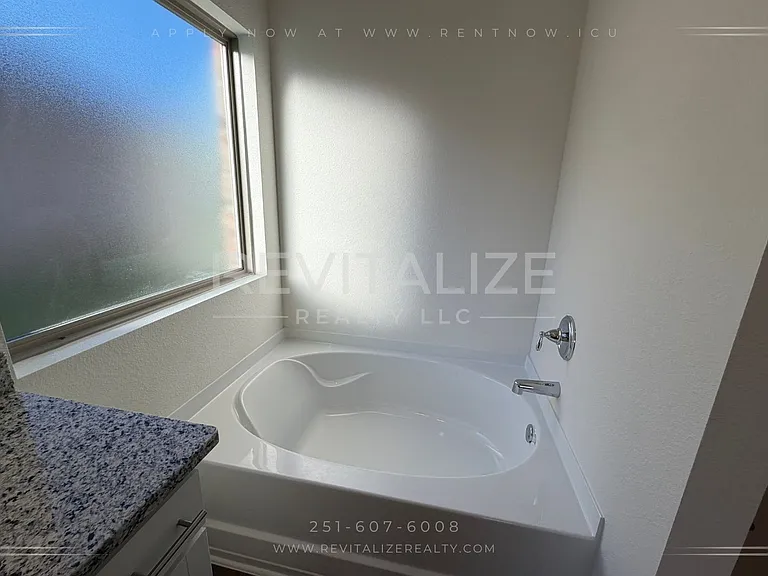 14913 Dayton Cir — Photo 24