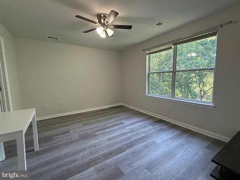10019 Vanderbilt Cir #14-16 — Photo 10