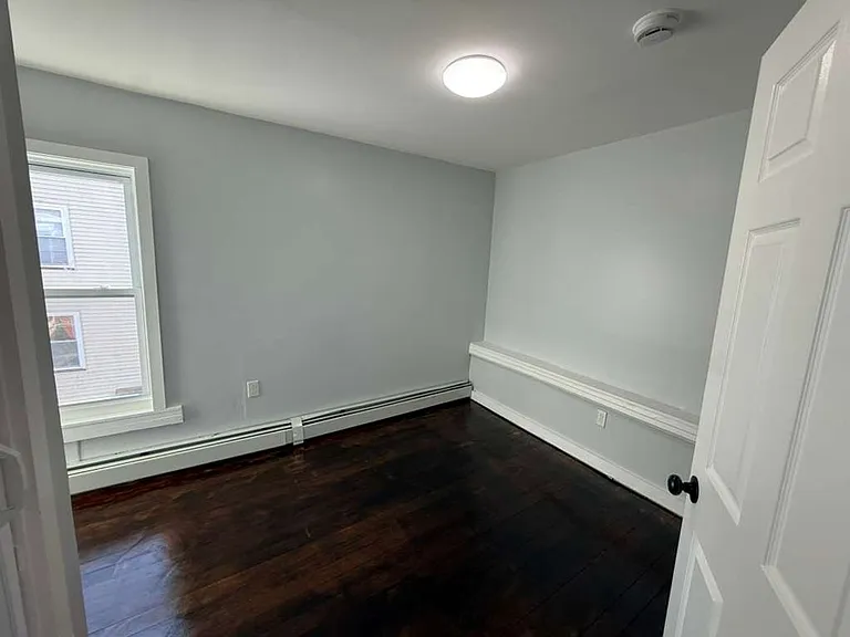 88 Cross St — Photo 18