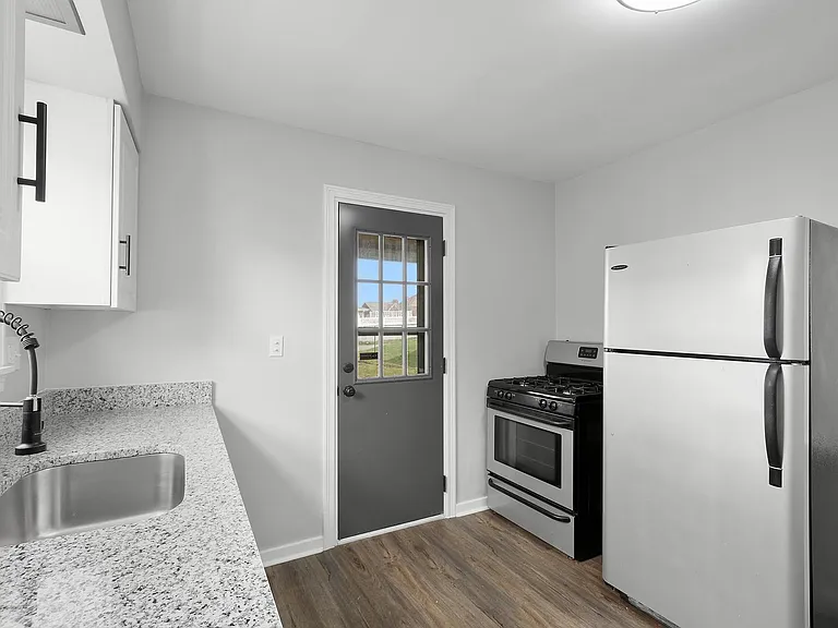 826 Miller Ave — Photo 21