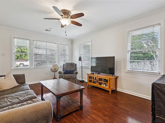 3rd image of 2123 Ellen Park Pl