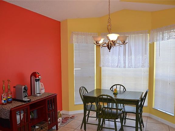 4th image of 424 Winding Oak Ln