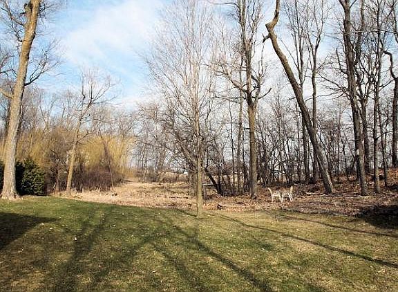 3rd image of 6001 Woodhill Ln